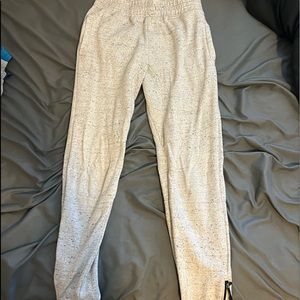 ⚪️H&M joggers⚪️